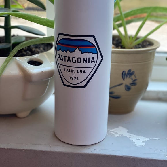 nwt Patagonia Miir Water Bottle White Logo Design - Picture 3 of 7